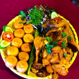 GÀ QUAY BÁNH BAO